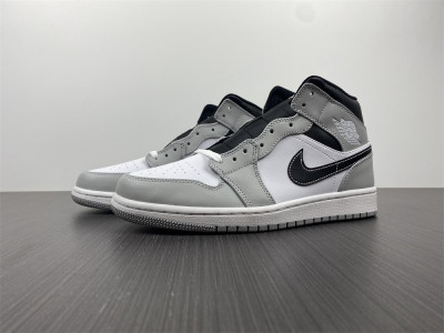 AIR JORDAN 1 MID “LIGHT SMOKE GREY” 554724-078