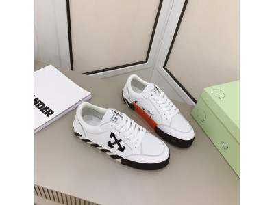 Off-White c/o Virgil Abloh