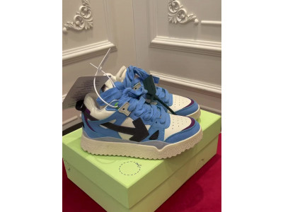 Off-White c/o Virgil Abloh