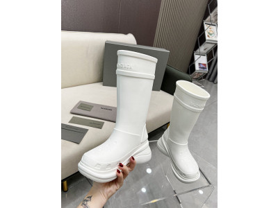 ba*len*cia*ga x Cr*0*s boot white