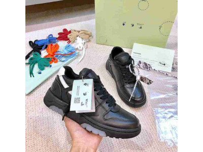 Off-White c/o Virgil Abloh