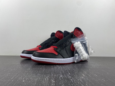 Air Jordan 1 Retro High ''Banned'' 2011 432001-001