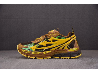 Off-White c/o Virgil Abloh