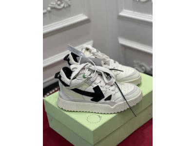 Off-White c/o Virgil Abloh