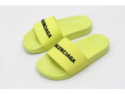 Ba*len*cia*ga green slides