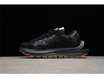 NIKE VAPORWAFFLE SACAI ''BLACK GUM'' DD1875-001