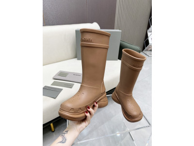 ba*len*cia*ga x Cr*0*s boot brown